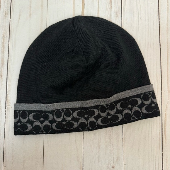 Coach 100% Merino Wool Beanie Hat One Size - Picture 2 of 8